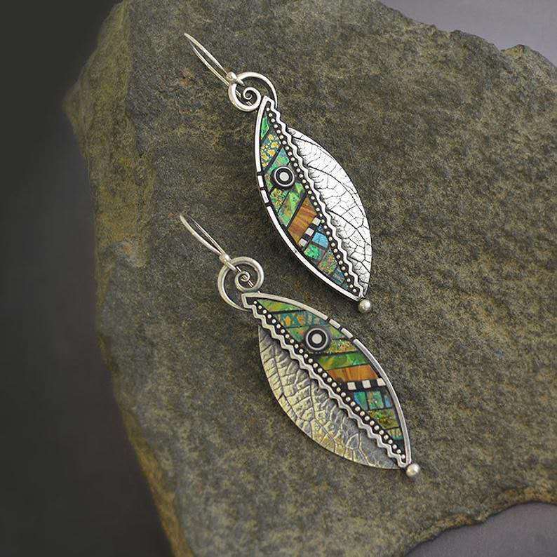 Long Hanging Abstract Iridescent Green Leaf Earrings Creative Zigzag Artificial Wood Leaves