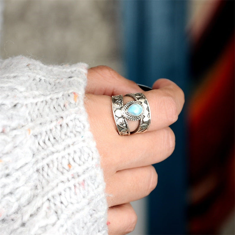 Carved Pattern Drop Shape Green Ring Retro Fashion Lady